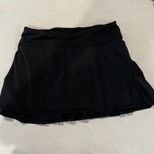 GUC Lululemon 4 regular black pace setter skort.